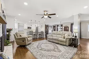 8317 Fallsdale Dr, Charlotte, NC 28214 - Photo 18
