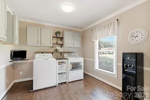 8317 Fallsdale Dr, Charlotte, NC 28214 - Photo 10