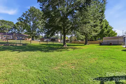 8317 Fallsdale Drive, Charlotte, NC 28214 - Photo 32