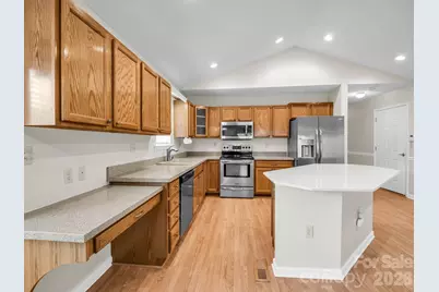 13 Gray Wolf Lane, Hendersonville, NC 28792 - Photo 4