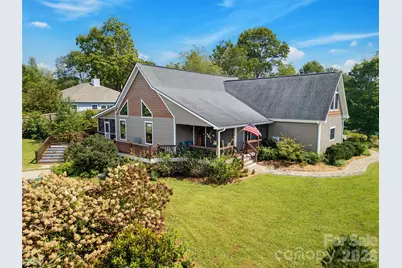 90 S Oaklawn Avenue, Brevard, NC 28712 - Photo 1