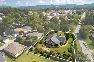 90 S Oaklawn Ave, Brevard, NC 28712 - Photo 2