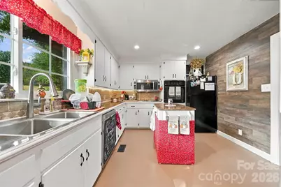 1210 2nd Street SE, Conover, NC 28613 - Photo 12