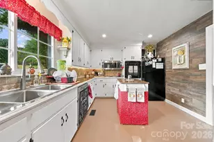 1210 2nd St SE, Conover, NC 28613 - Photo 12