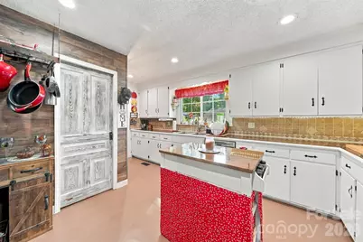 1210 2nd Street SE, Conover, NC 28613 - Photo 10