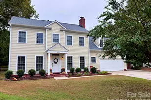 8600 Beeswood Dr, Charlotte, NC 28277 - Photo 2