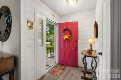 13 Foxhorn Court, Hendersonville, NC 28791 - Photo 2