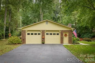 13 Foxhorn Ct, Hendersonville, NC 28791 - Photo 34