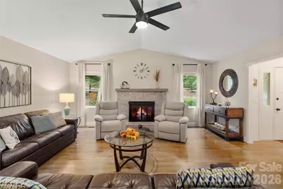 13 Foxhorn Court, Hendersonville, NC 28791 - Photo 4