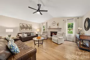 13 Foxhorn Ct, Hendersonville, NC 28791 - Photo 6