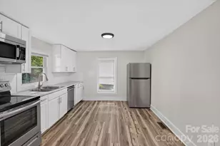 216 N Vance St, Gastonia, NC 28052 - Photo 10