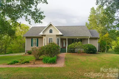 155 4th Avenue NE, Catawba, NC 28609 - Photo 2