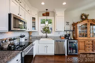658 Pleasant Grove Church Rd, Hendersonville, NC 28739 - Photo 8
