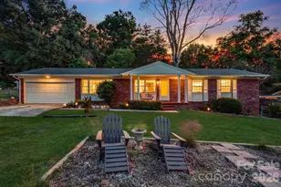 5 W Maple Dr, Asheville, NC 28805 - Photo 2