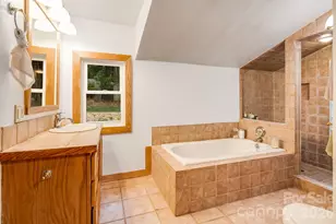 5 W Maple Dr, Asheville, NC 28805 - Photo 14