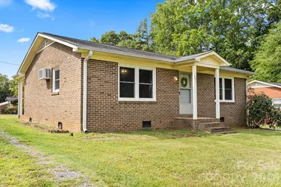 417 W Buckoak Street, Stanley, NC 28164 - Photo 2