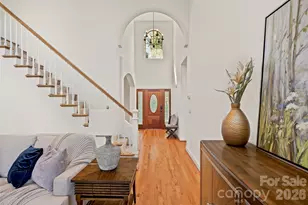 107 Berry Hill Dr, Hendersonville, NC 28791 - Photo 2