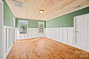 107 Berry Hill Dr, Hendersonville, NC 28791 - Photo 14