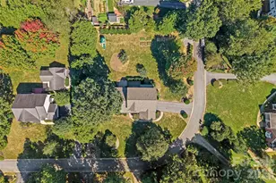 107 Berry Hill Dr, Hendersonville, NC 28791 - Photo 32