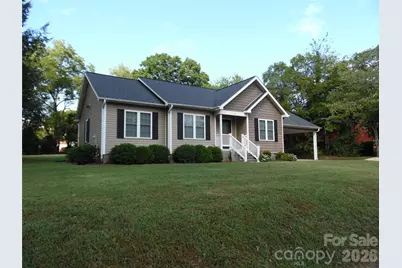 216 W 7th Street, Newton, NC 28658 - Photo 1