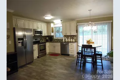216 W 7th Street, Newton, NC 28658 - Photo 8