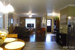216 W 7th St, Newton, NC 28658 - Photo 10