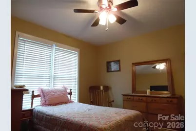 216 W 7th Street, Newton, NC 28658 - Photo 16