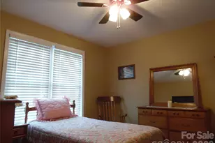 216 W 7th St, Newton, NC 28658 - Photo 16