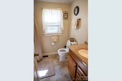 709 Berry Place SW, Lenoir, NC 28645 - Photo 14