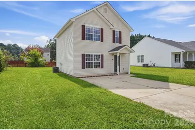 802 Almora Drive, Charlotte, NC 28216 - Photo 2