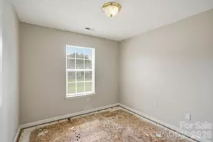 802 Almora Dr, Charlotte, NC 28216 - Photo 8
