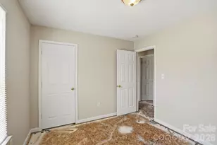 802 Almora Dr, Charlotte, NC 28216 - Photo 10