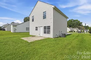802 Almora Dr, Charlotte, NC 28216 - Photo 18