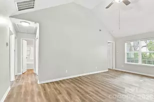 2639 Daffodil Dr, Charlotte, NC 28269 - Photo 8