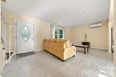 861 8th Street Place SE, Hickory, NC 28602 - Photo 2