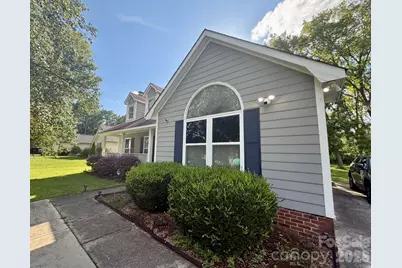 10520 Queensmead Circle, Charlotte, NC 28273 - Photo 2