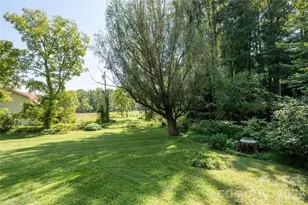1743 Haywood Manor Rd, Hendersonville, NC 28791 - Photo 30
