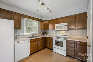 1743 Haywood Manor Rd, Hendersonville, NC 28791 - Photo 14