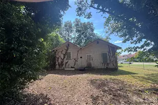 408 E Davidson Ave, Gastonia, NC 28054 - Photo 4