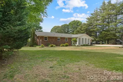 3328 Sulphur Springs Road NE, Hickory, NC 28601 - Photo 34