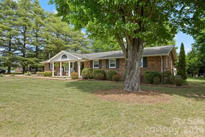 3328 Sulphur Springs Road NE, Hickory, NC 28601 - Photo 2