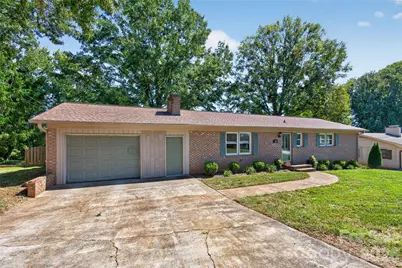 120 Regal Circle, Mooresville, NC 28117 - Photo 2