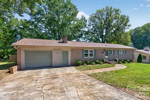 120 Regal Cir, Mooresville, NC 28117 - Photo 2
