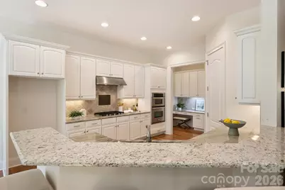 7325 Edenbridge Lane, Charlotte, NC 28226 - Photo 18