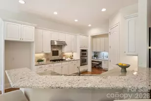 7325 Edenbridge Ln, Charlotte, NC 28226 - Photo 18