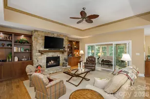 8 Manorwood Ct, Flat Rock, NC 28731 - Photo 6