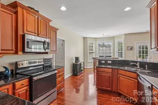8645 Ridgeline Ln, Charlotte, NC 28269 - Photo 12