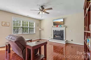 8645 Ridgeline Ln, Charlotte, NC 28269 - Photo 6
