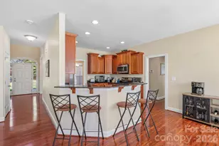 8645 Ridgeline Ln, Charlotte, NC 28269 - Photo 10