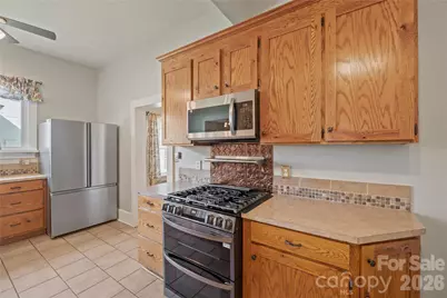 826 Davie Avenue, Statesville, NC 28677 - Photo 8